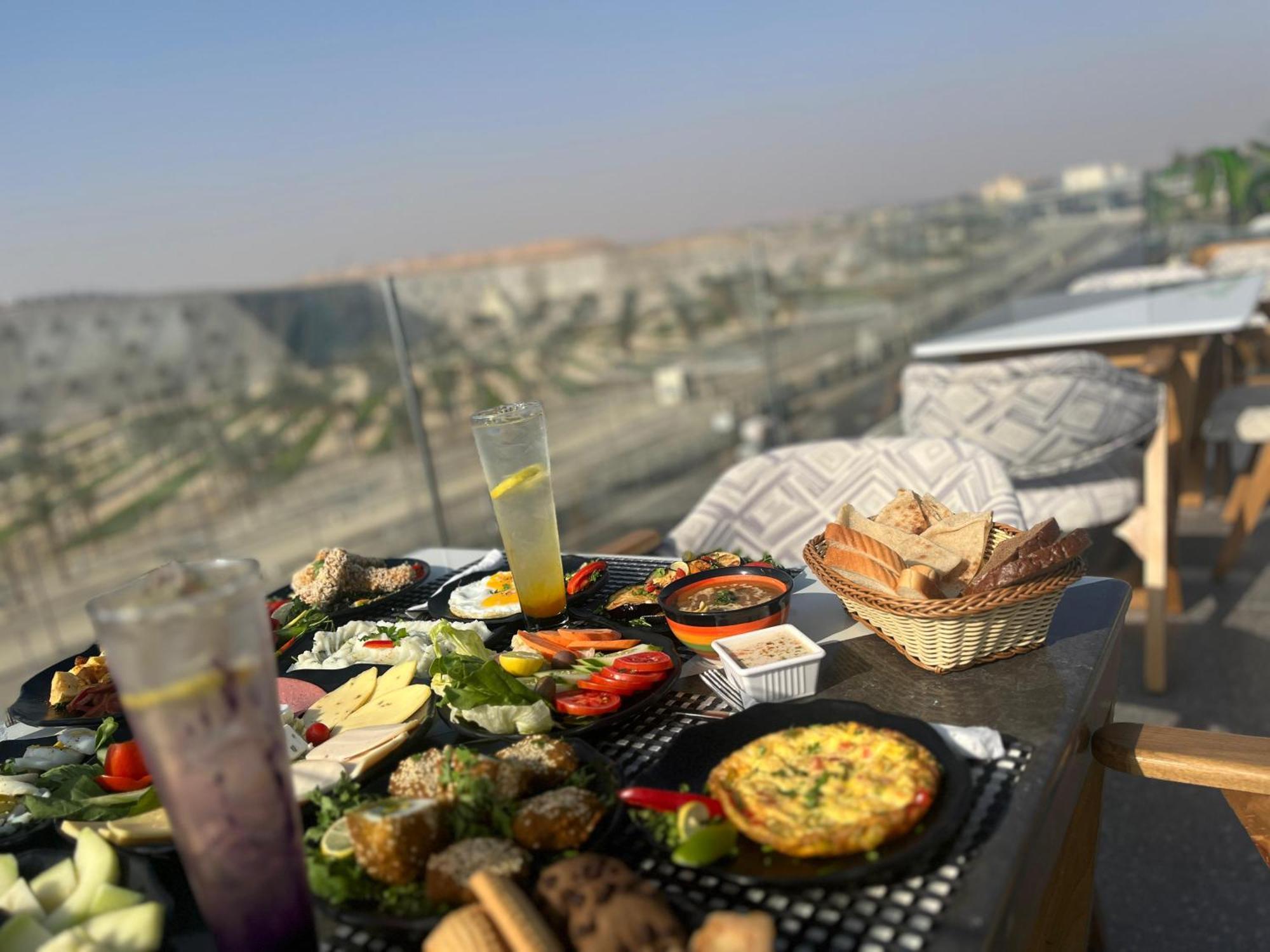 Royal Great Pyramid Inn Kafr Ghatati Buitenkant foto